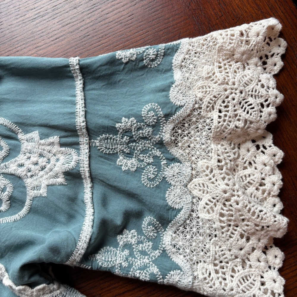 Democracy Boho Cottagecore Green Embroidered Lace Trim V-Neck Bell Sleeve Top XL - Picture 7 of 13